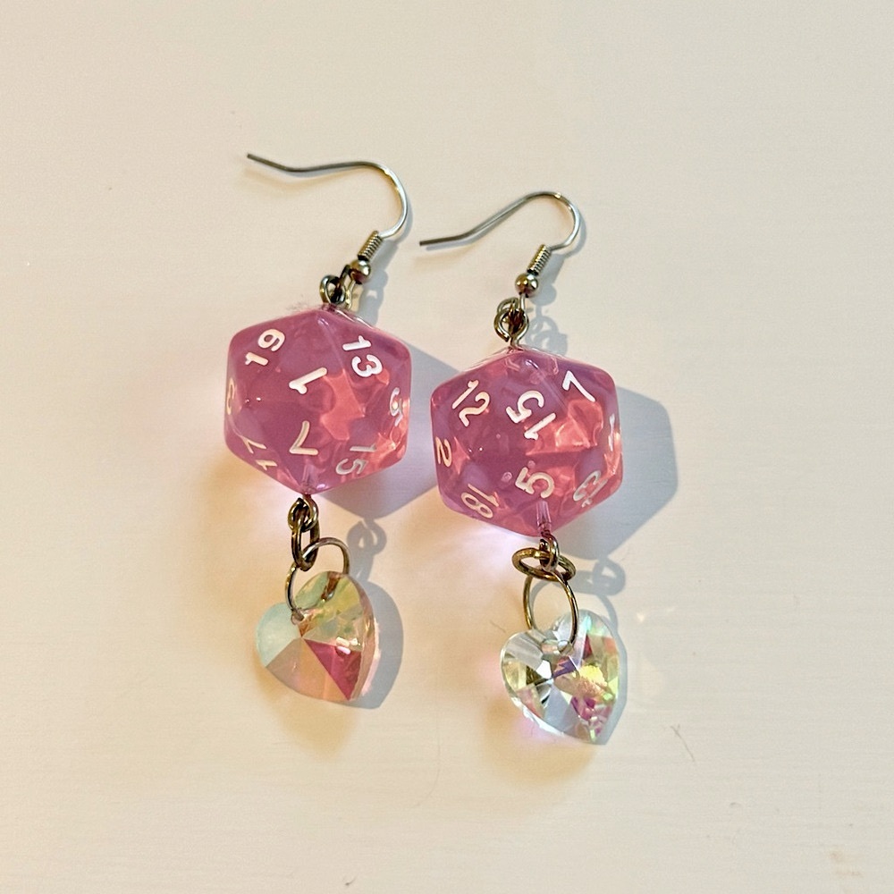 Handmade D20 Iridescent Earrings💎🎲💓